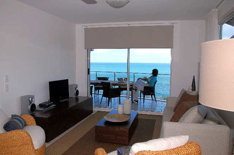 Tingeera Luxury Beachfront Apartments - Tourism TAS 4