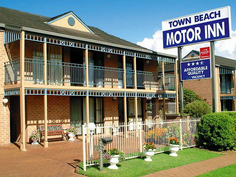 Town Beach Motor Inn - Hobart Tourism 1