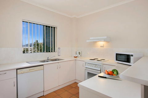 Tropic Towers Apartments - Hobart Tourism 13