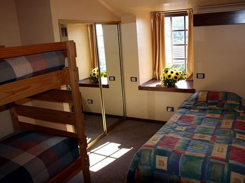 Village Family Motor Inn - Tourism TAS 3