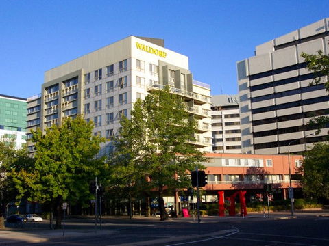 Waldorf Apartment Hotel Canberra - Hobart Tourism 1