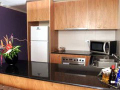 Waldorf Apartment Hotel Canberra - Hobart Tourism 3