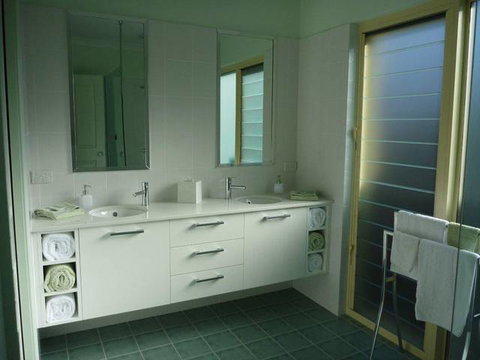 Wallabi Point Bed And Breakfast - Tourism TAS 3