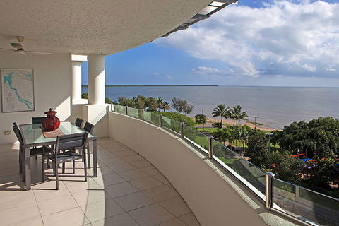 Waters Edge Apartments Cairns - Hobart Tourism 9