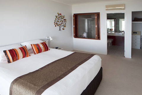Waters Edge Apartments Cairns - Hobart Tourism 10