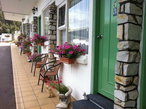 White Manor Motel - Tourism TAS 1