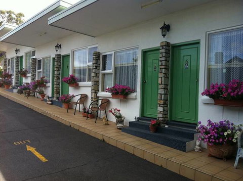 White Manor Motel - Tourism TAS 2
