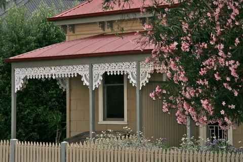Williamstown Cottages & Apartments - Hobart Tourism 1