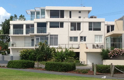 Williamstown Cottages & Apartments - Hobart Tourism 3