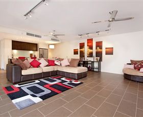Absolute Waterfront Rainforest Apartment - Hobart Tourism 3