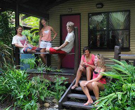 Airlie Beach Magnums Backpackers - Hobart Tourism 1