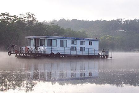 Clyde River Houseboats - Tourism TAS 1