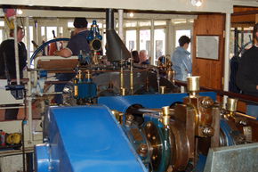 Emmylou Paddle Steamer - Hobart Tourism 5