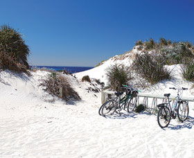 Little Parakeet Bay - Hobart Tourism 0