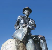 Paddy Hannans Statue - Tourism TAS