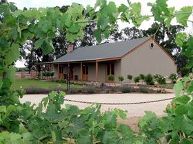 VineCrest Fine Barossa Wine - Hobart Tourism 0