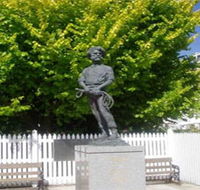 Alexander Cameron Statue - Tourism TAS