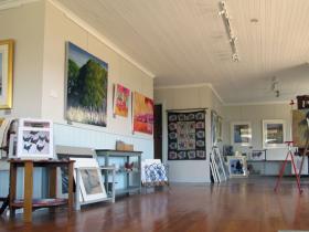 Tamar Valley Art Shack - Hobart Tourism 0