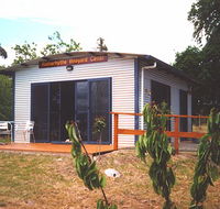 Rotherhythe Vineyard - Tourism TAS