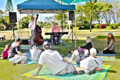 Broadbeach Beachfront Markets - Tourism TAS 8