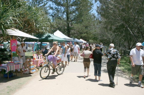 Coolangatta Beachfront Markets - Tourism TAS 5