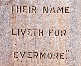 Blackall War Memorial And Memorial Seat - Tourism TAS 0