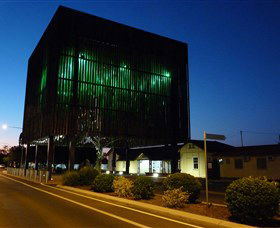 Tree Of Knowledge Memorial - Hobart Tourism 0
