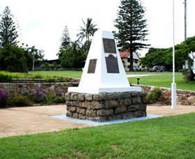 Dunwich War Memorial - Hobart Tourism 0