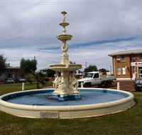 Cunnamulla War Memorial Fountain - Tourism TAS