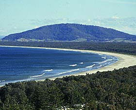 Sir Charles Kingsford Smith Memorial And Lookout - Hobart Tourism 0