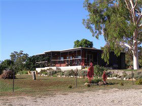 Blesings Garden Wines - Tourism TAS 3