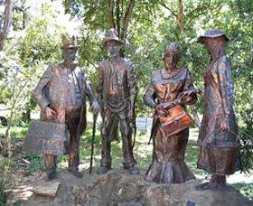 Dad, Dave, Mum And Mabel - Tourism TAS 1