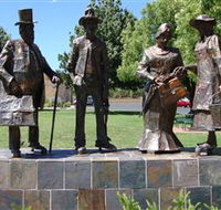 Dad Dave Mum and Mabel - Tourism TAS