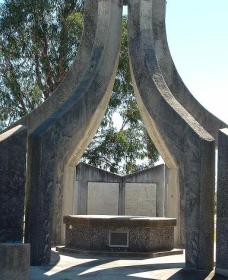 Inverell And District Bicentennial Memorial - Tourism TAS 0