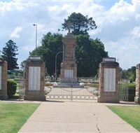 Warwick War Memorial and Gates - Tourism TAS