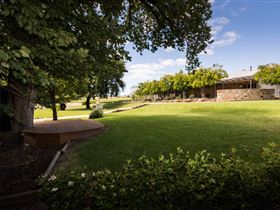 Howard Vineyard - Hobart Tourism 2