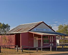 Copperfield Store, Chimney And Cemetery - Tourism TAS 3