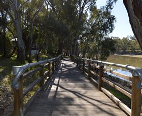 Beach To Beach Riverside Walk - Hobart Tourism 4