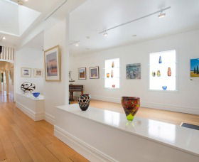 Lost Bear Gallery - Tourism TAS 1