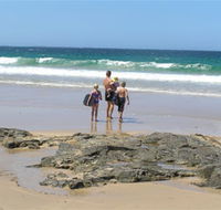 Shellharbour Beach - Hobart Tourism
