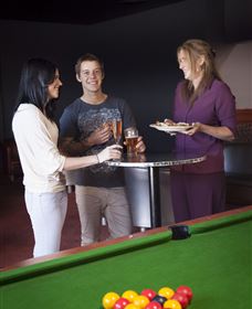 Club300 Bowling And Bar - Hobart Tourism 5