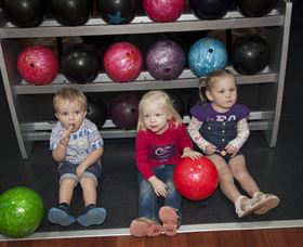 Club300 Bowling And Bar - Hobart Tourism 3