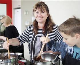 Food, Wine And Farmers Gate Journey On The Legendary Pacific Coast - Hobart Tourism 6