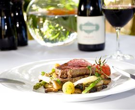 Food, Wine And Farmers Gate Journey On The Legendary Pacific Coast - Hobart Tourism 5