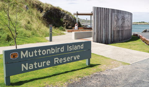 Muttonbird Island Outdoor Learning Space - Tourism TAS 0