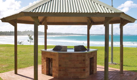 Woolgoolga Beach And Headland - Tourism TAS 3