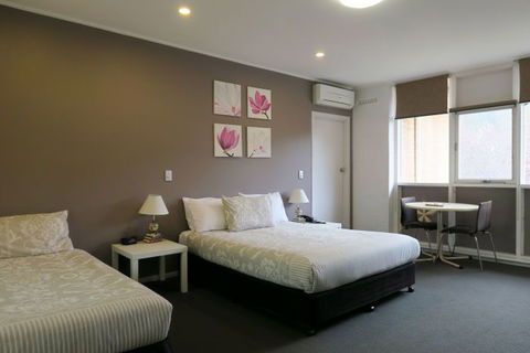 Lyndoch Hill - Hobart Tourism 1