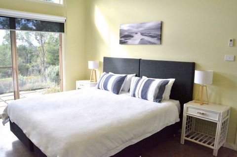 Tilba Coastal Retreat - Tourism TAS 1