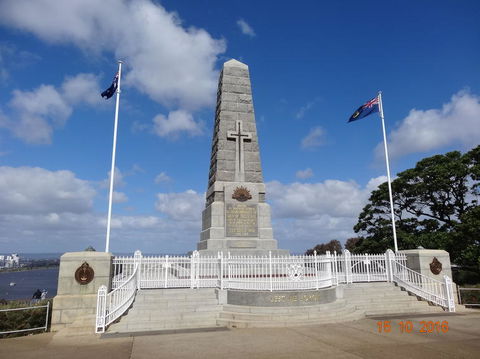 Perth Hop-On Hop-Off Bus Tour - Tourism TAS 8