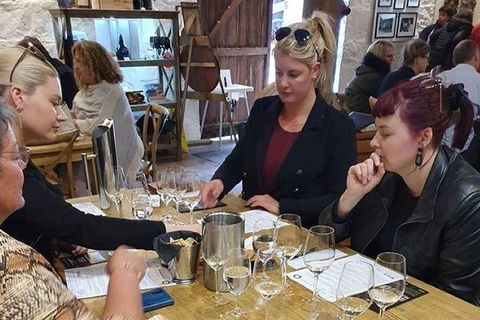 Hobart Small Group Wine Tour Saturday Afternoon: Wines, Gins & Cheeses - Tourism TAS 8